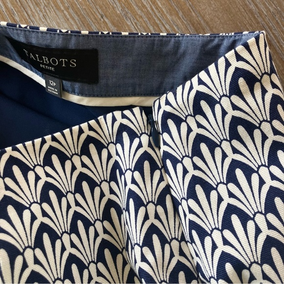 EUC Talbots Navy Blue White Gatsby‎ Art Deco Straight Skirt Size 12P - Picture 4 of 5